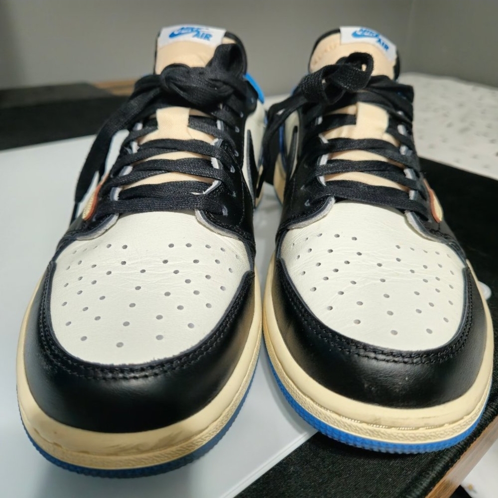 Air Jordan 1 Low Fragment Design x Travis Scott